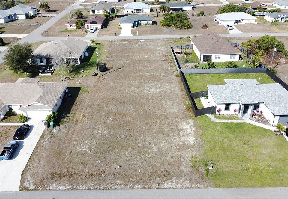 1st image of 2524 NE 5th Pl