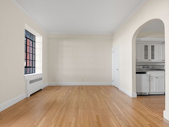 4th image of 204 Columbia Hts APT 6C
