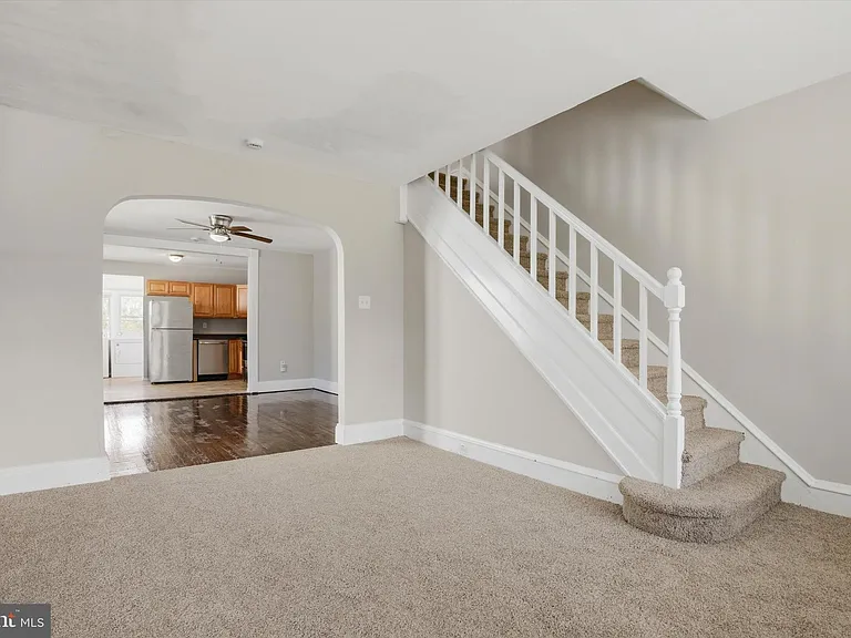 226 N Warren St — Photo 4