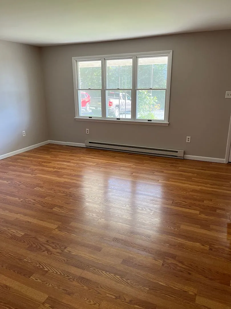 Fleetwood 2 bedroom Townhome — Photo 4