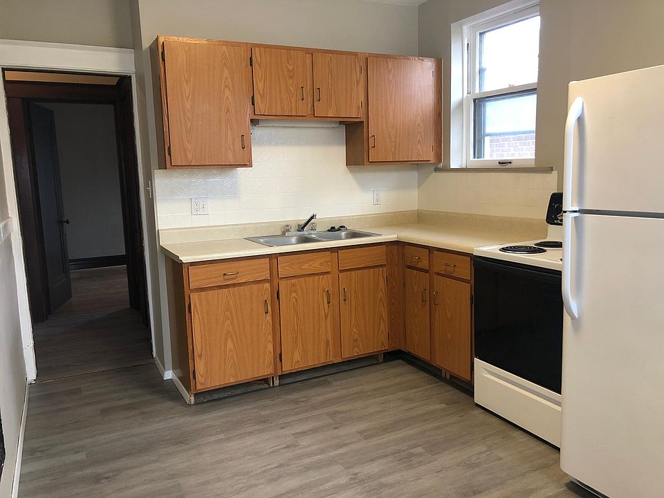 2nd floor kitchen