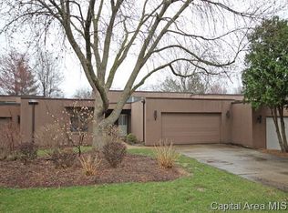 9 Washington Pl, Springfield, IL 62702