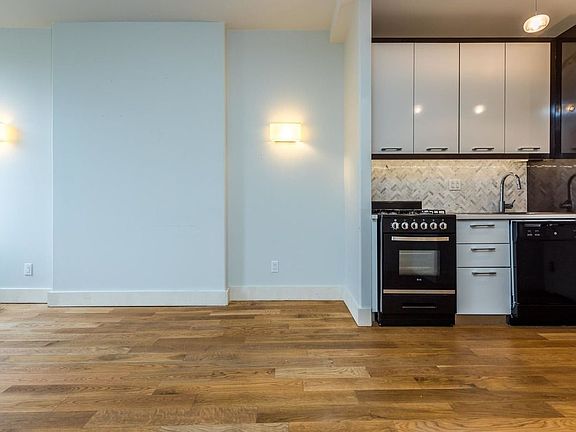 4th image of 865 Grand St APT 1C