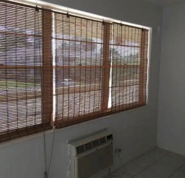 215 Sussex K #215 — Photo 5