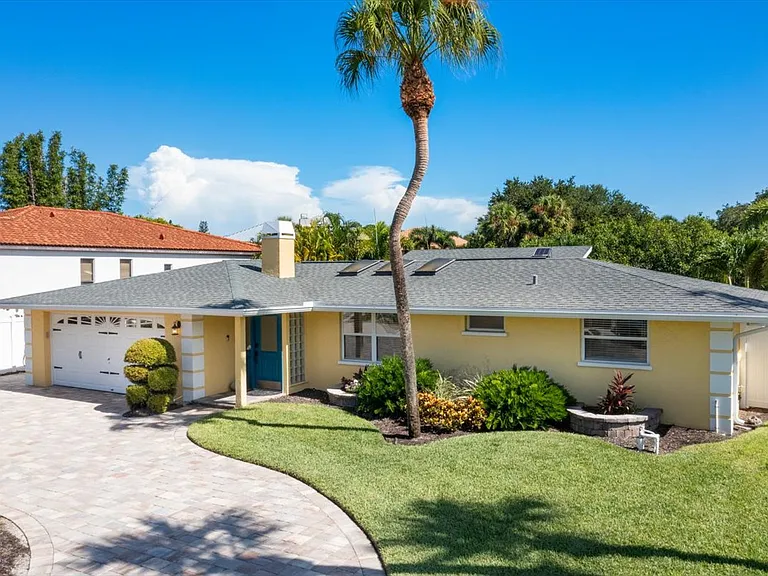 339 Avenida De Paradisio — Photo 53