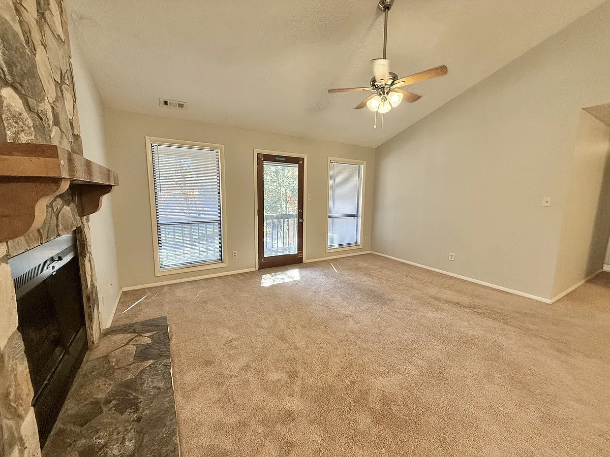 Building Photo - 1808-5 Tryon Dr #1