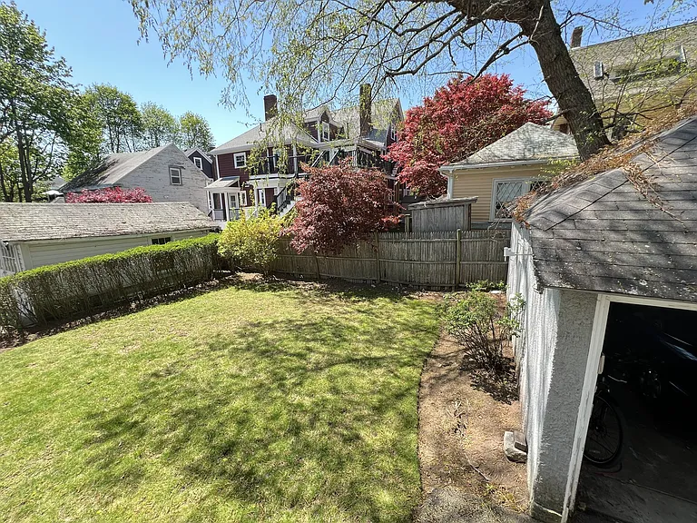 68 Winsor Ave — Photo 36