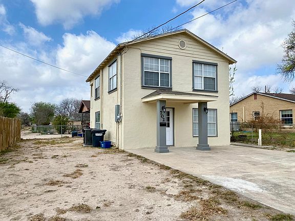 3rd image of 702 Avenue A