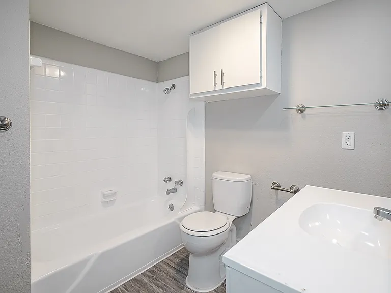 Ozark - One Bedroom One Bathroom