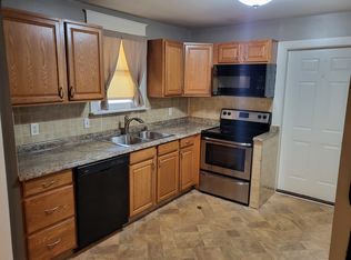 4 S Railroad St FLOOR 2, New Ringgold, PA 17960