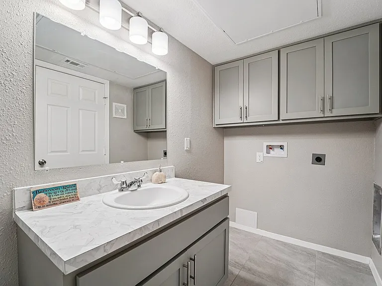 Crosby at Westchase Apartments — Photo 90