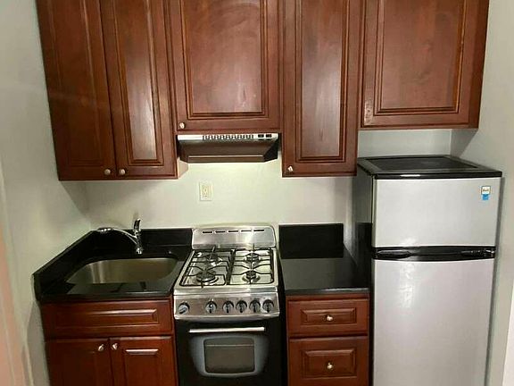 2nd image of 1091 2nd Ave #4S