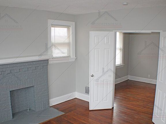 3rd image of 2759 Harris Ave #3
