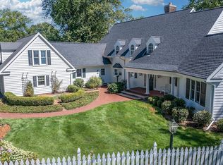 517 Maple Ln, Neenah, WI 54956