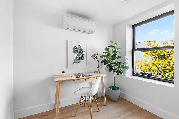 Rented by SERHANT. | media 8