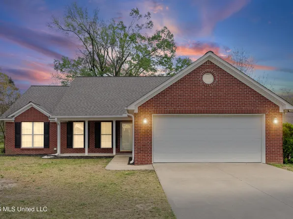 108 Acorn Ln, Batesville, MS 38606