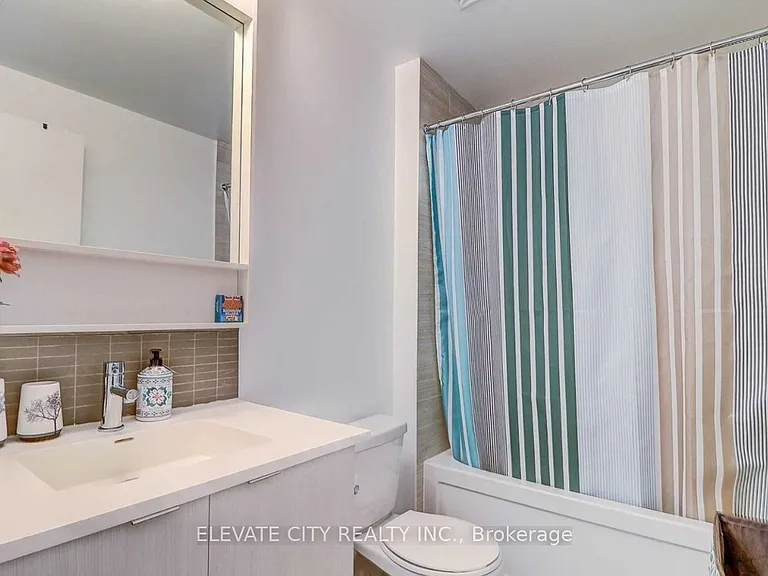 2560 Eglinton Ave W #2105 — Photo 8