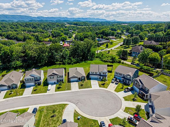 5th image of 147 Canton Ln