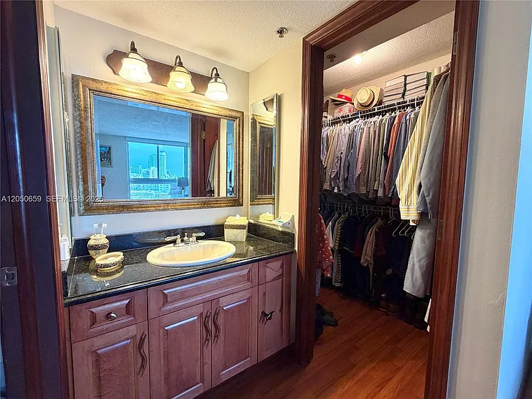 3200 Collins Ave #101 — Photo 9