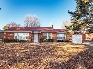 5233 Creighton Dr, Saint Louis, MO 63123
