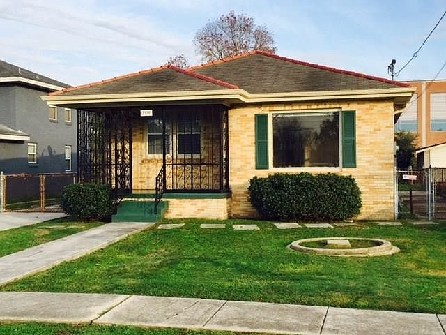 1st image of 2339 Prentiss Ave