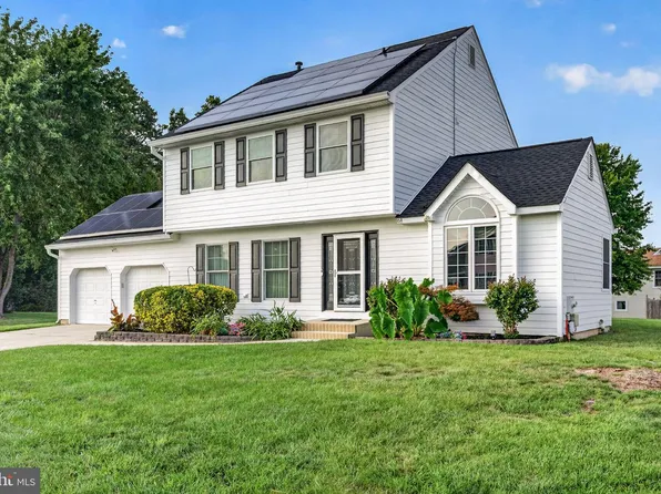 68 Longwood Dr, Sicklerville, NJ 08081