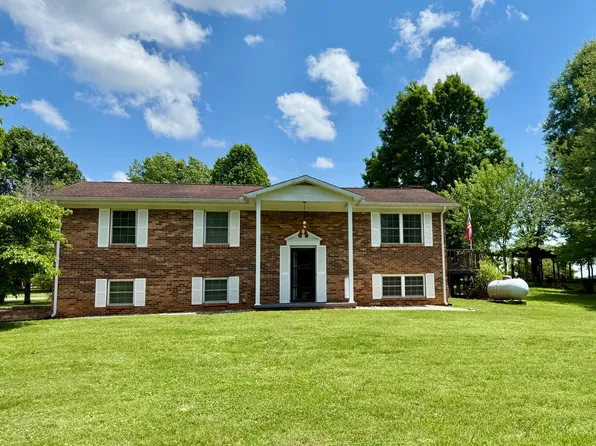 4544 N Wildwood Rd, Maryville, TN 37804