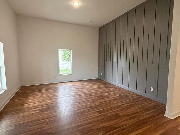 2nd image of 407 N King Ave