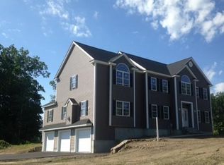 11 Beechnut Rd, Dracut, MA 01826