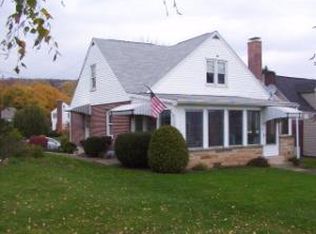 22 Riverview St, Ellwood City, PA 16117