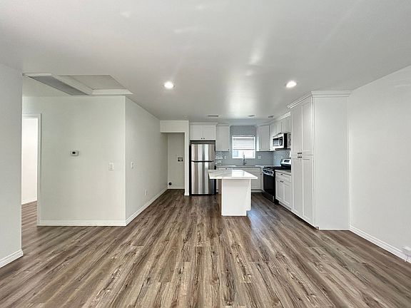 2nd image of 11639 Menlo Ave #B