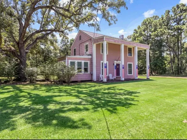 610 E Round Bunch Rd, Bridge City, TX 77611