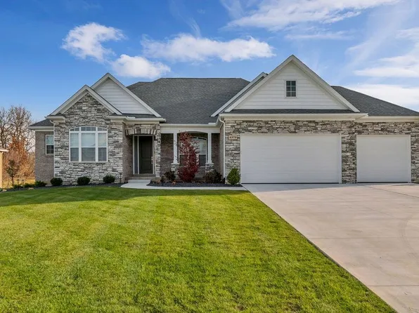 4379 Stepping Stone Ln, Fenton, MI 48430