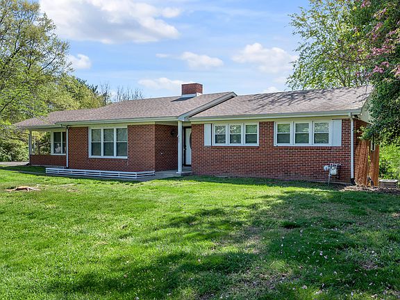 3rd image of 337 S Dogwood Dr