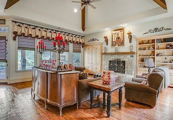 4th image of 5709 S Woodcreek Cir