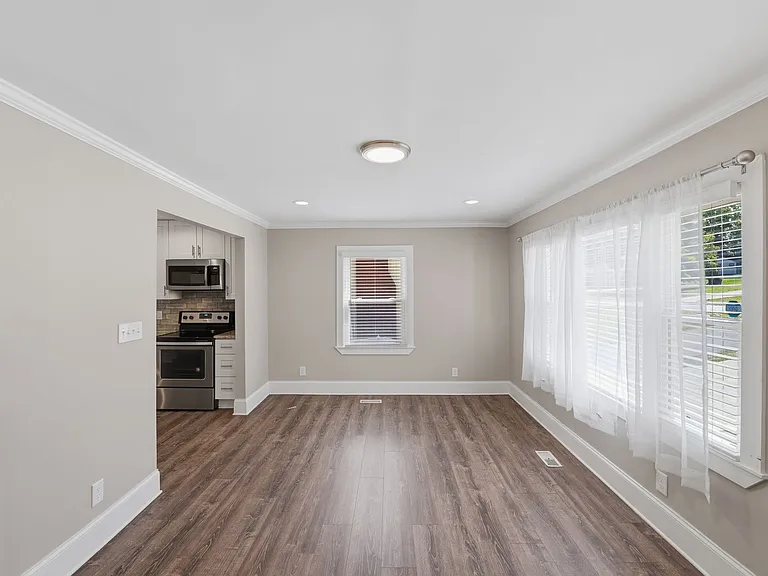 4239 Dinglewood Ave — Photo 17