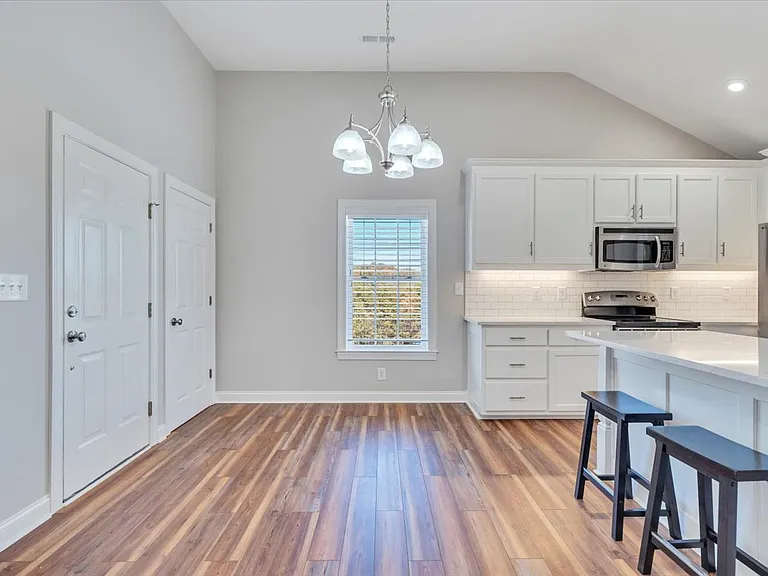 1180 Longfield Rd — Photo 100