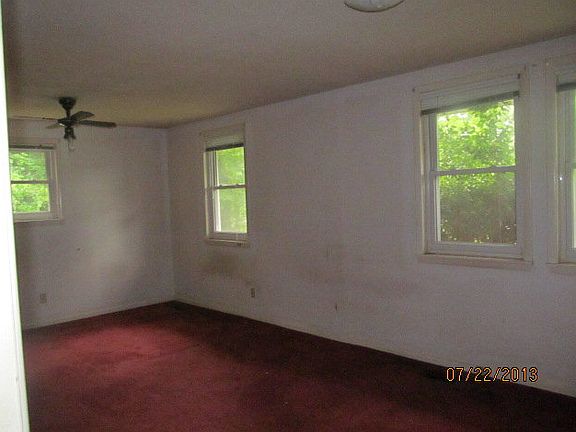 5th image of 203 Pinehurst Dr