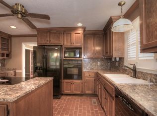 892 Crestridge Dr, Gardendale, AL 35071