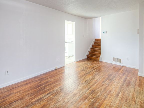 3rd image of 203 Sycamore Rd