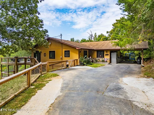 3825 Dollys Dr, Sevierville, TN 37876