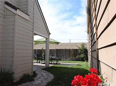 3rd image of 7511 Lighthouse Dr