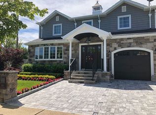 264 Park St, Staten Island, NY 10306