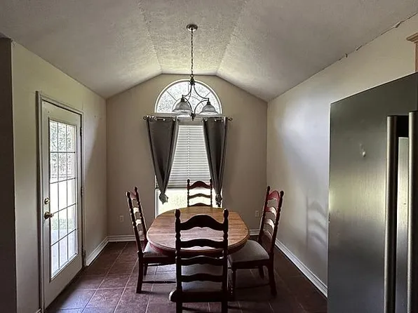 2304 Colgate Cir, College Station, TX 77840