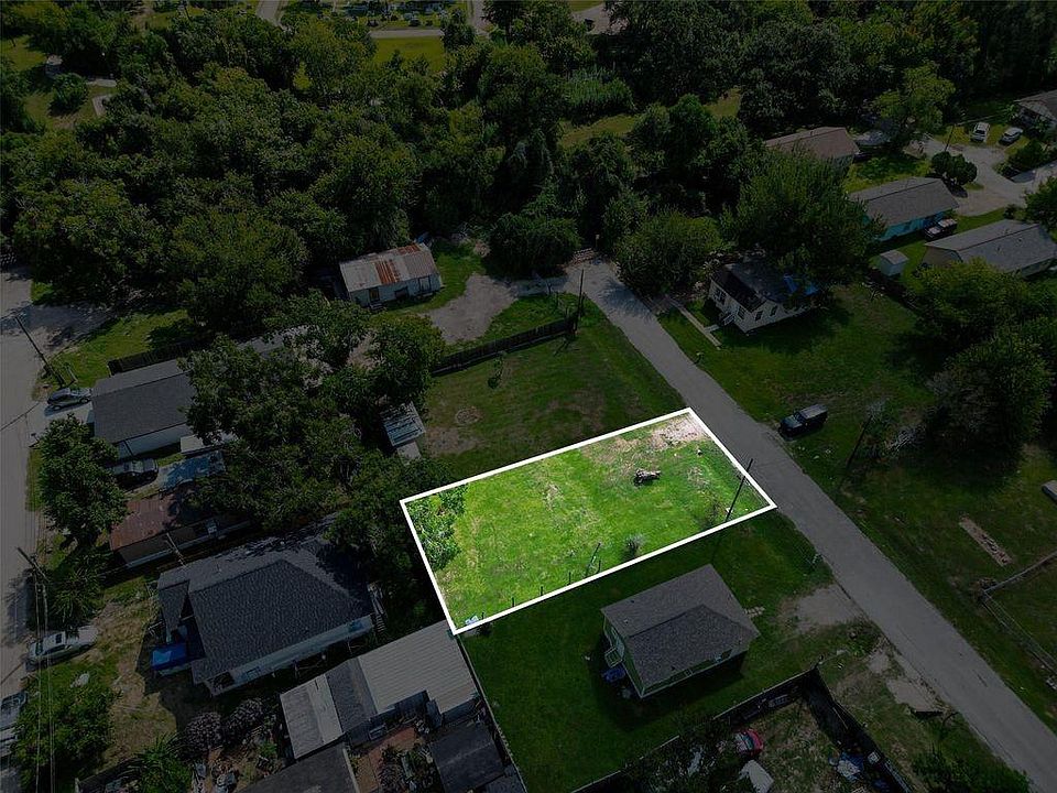 1st image of 608 Maiden Ln