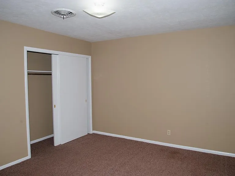 343 King Ave #8 — Photo 6
