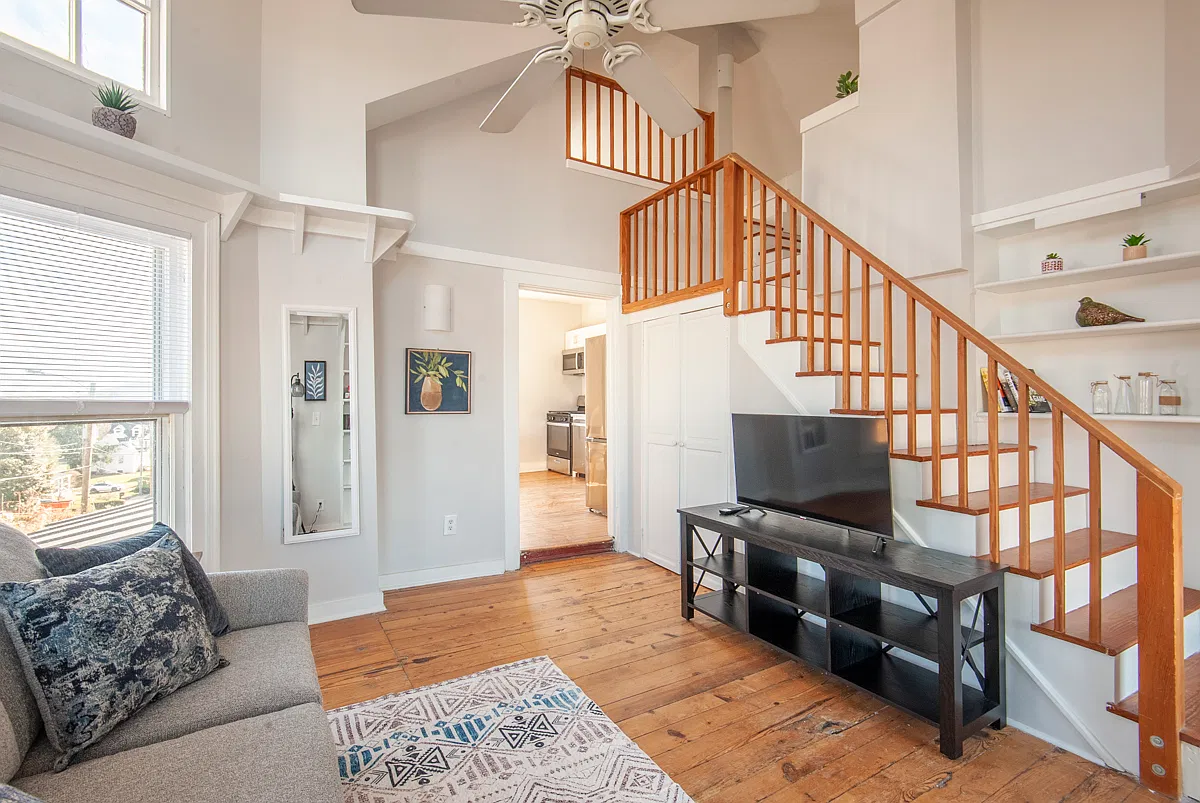1 bed, 1000 sqft, $1,995 — Photo 4