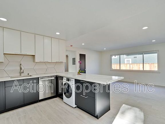 5th image of 664 Ehrhorn Ave APT 3