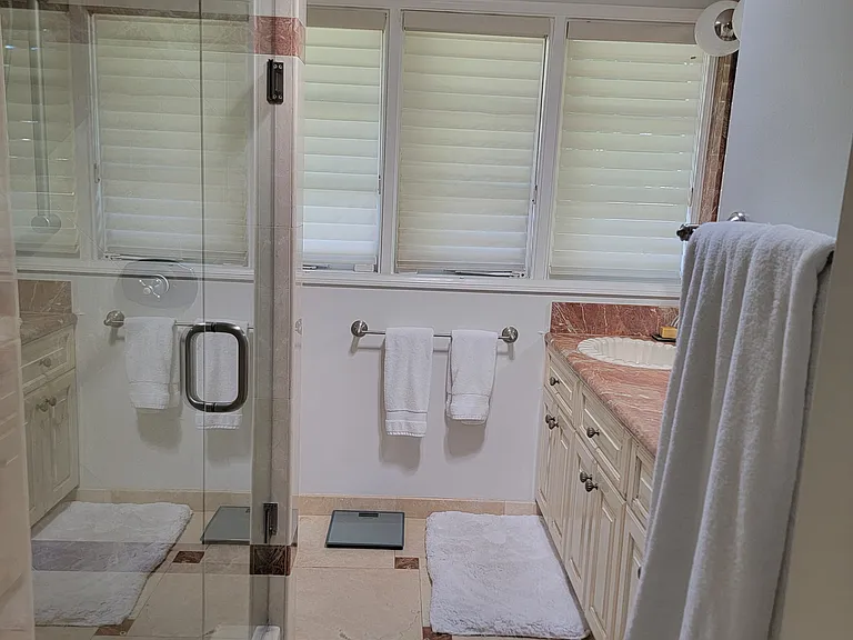 6131 Terryhill Dr — Photo 35