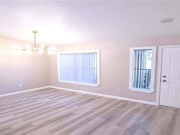 3rd image of 10033 Woodhouse Dr